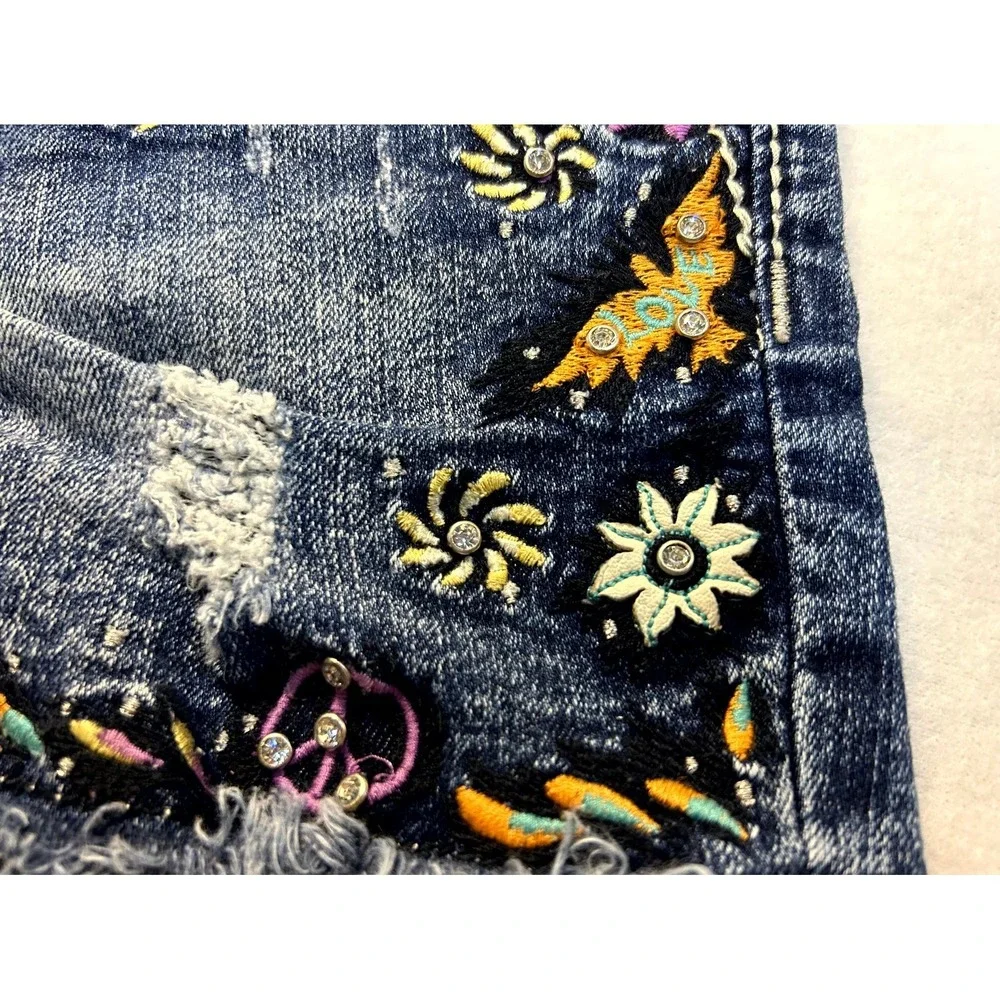 Miss Me Embellished Embroidered Cutoff Denim Shorts Distressed Girls Size 14 - Picture 4 of 15